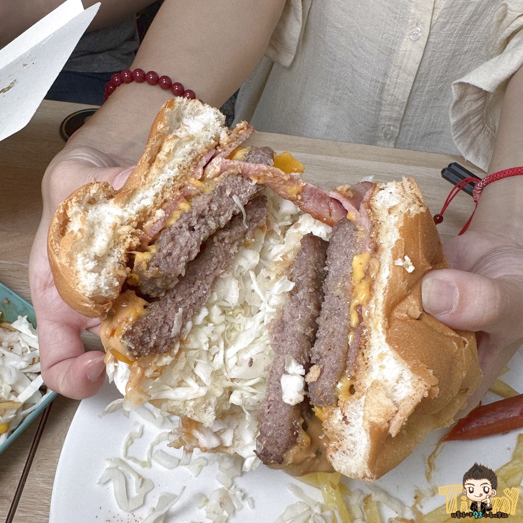 新竹小屋頂早午餐。 你們覺得一份蛋餅塞進5顆蛋會有多厚嗎? (菜單營業時間地址電話) - 第21張圖