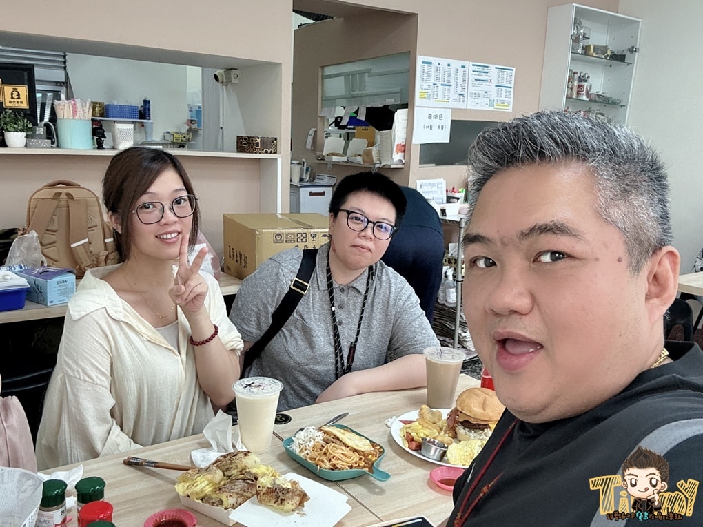 新竹小屋頂早午餐。 你們覺得一份蛋餅塞進5顆蛋會有多厚嗎? (菜單營業時間地址電話) - 第27張圖