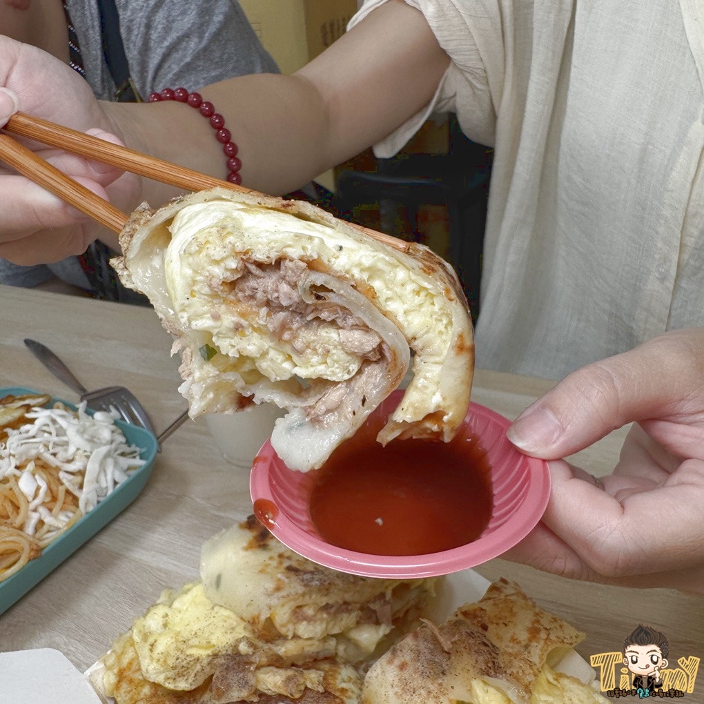 新竹小屋頂早午餐。 你們覺得一份蛋餅塞進5顆蛋會有多厚嗎? (菜單營業時間地址電話) - 第12張圖