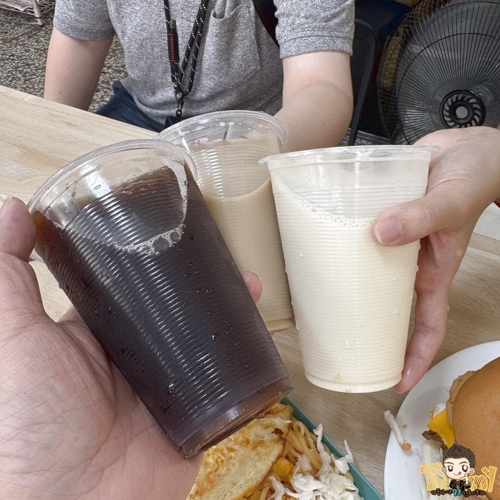 新竹小屋頂早午餐。 你們覺得一份蛋餅塞進5顆蛋會有多厚嗎? (菜單營業時間地址電話) - 第26張圖