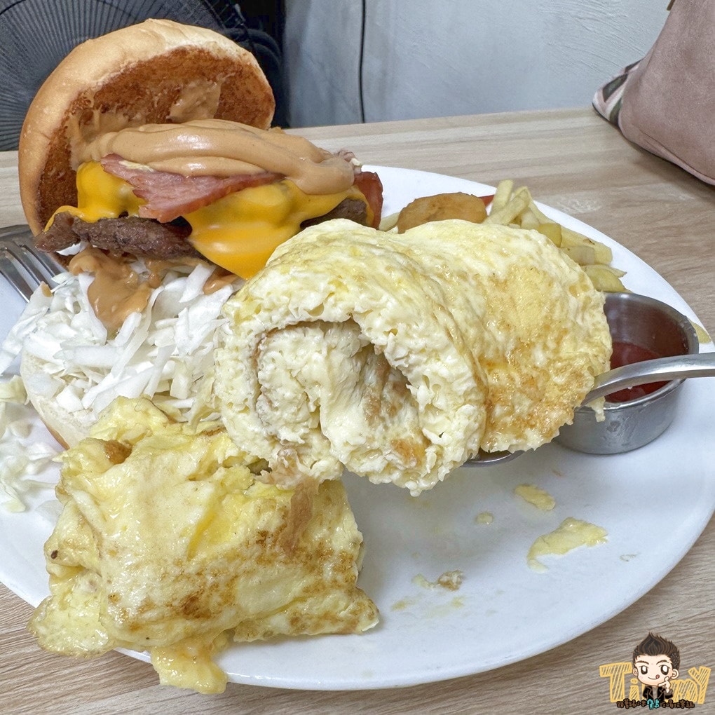 新竹小屋頂早午餐。 你們覺得一份蛋餅塞進5顆蛋會有多厚嗎? (菜單營業時間地址電話) - 第17張圖