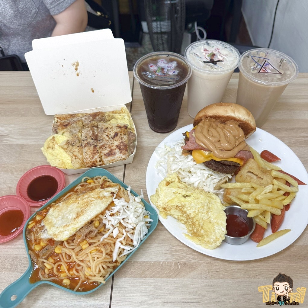 新竹小屋頂早午餐。 你們覺得一份蛋餅塞進5顆蛋會有多厚嗎? (菜單營業時間地址電話) - 第6張圖