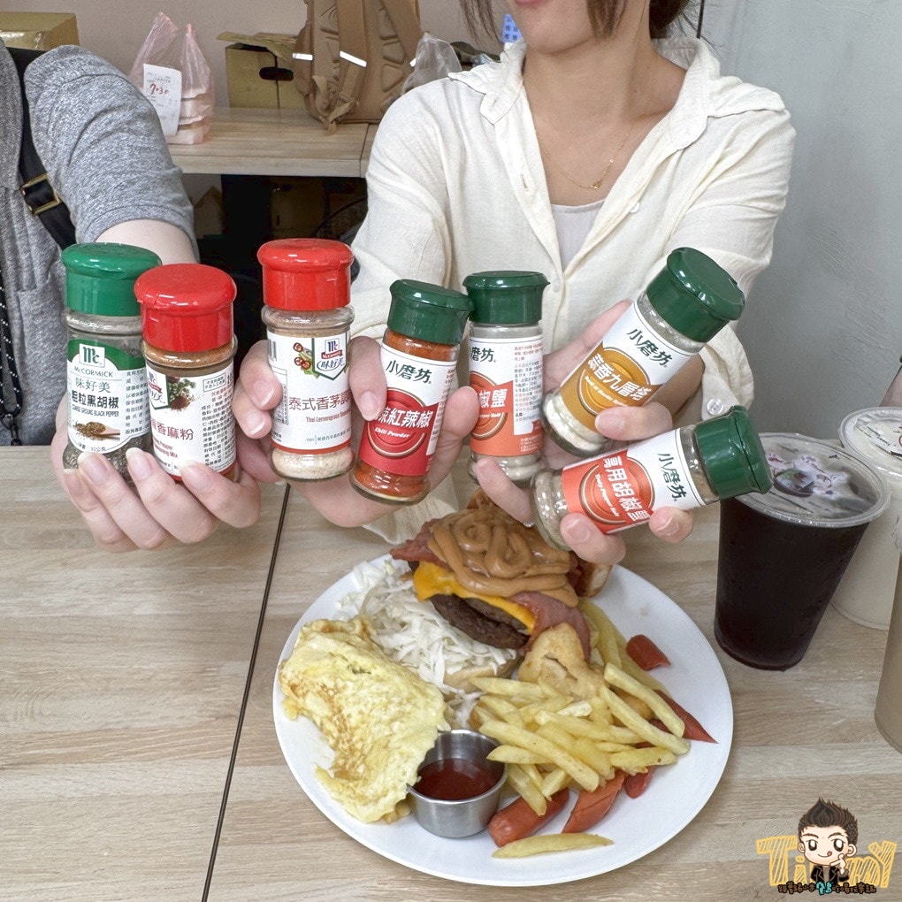 新竹小屋頂早午餐。 你們覺得一份蛋餅塞進5顆蛋會有多厚嗎? (菜單營業時間地址電話) - 第14張圖