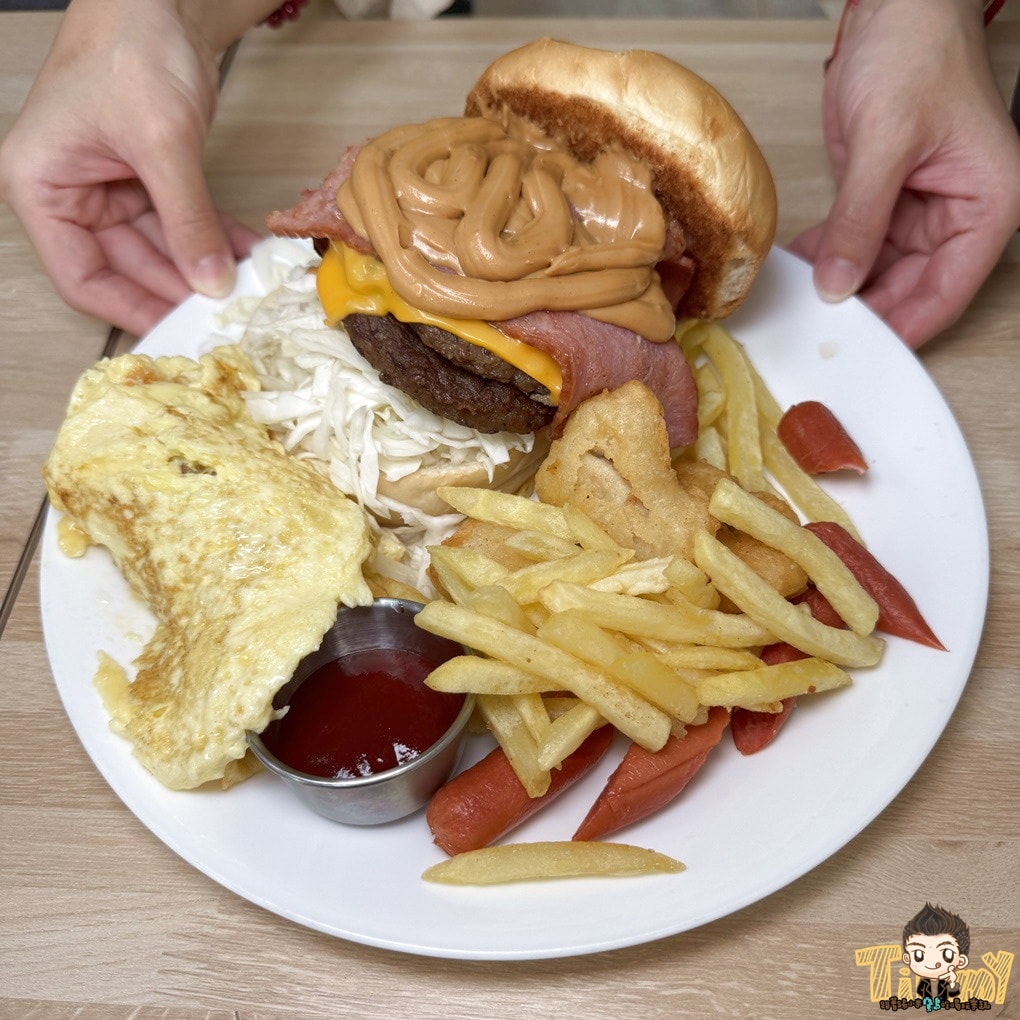 新竹小屋頂早午餐。 你們覺得一份蛋餅塞進5顆蛋會有多厚嗎? (菜單營業時間地址電話) - 第15張圖