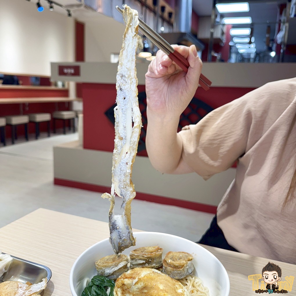 新竹.竹北魚氏湯麵。 可能是新竹最有膠質的魚湯麵! 三杯雞飯免費加飯加湯汁! 丸龜平替版天婦羅炸物隨意選! 冬天暖心關東煮! (菜單營業時間地址電話) - 第61張圖