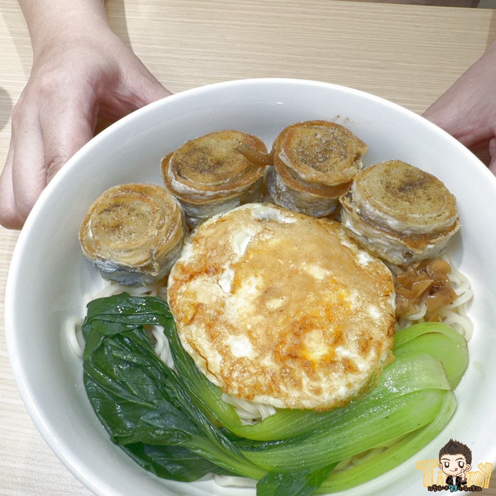 新竹.竹北魚氏湯麵。 可能是新竹最有膠質的魚湯麵! 三杯雞飯免費加飯加湯汁! 丸龜平替版天婦羅炸物隨意選! 冬天暖心關東煮! (菜單營業時間地址電話) - 第59張圖