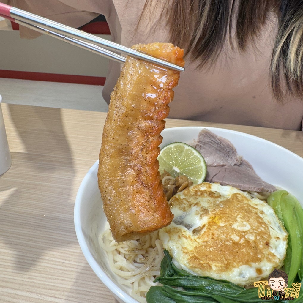 新竹.竹北魚氏湯麵。 可能是新竹最有膠質的魚湯麵! 三杯雞飯免費加飯加湯汁! 丸龜平替版天婦羅炸物隨意選! 冬天暖心關東煮! (菜單營業時間地址電話) - 第54張圖