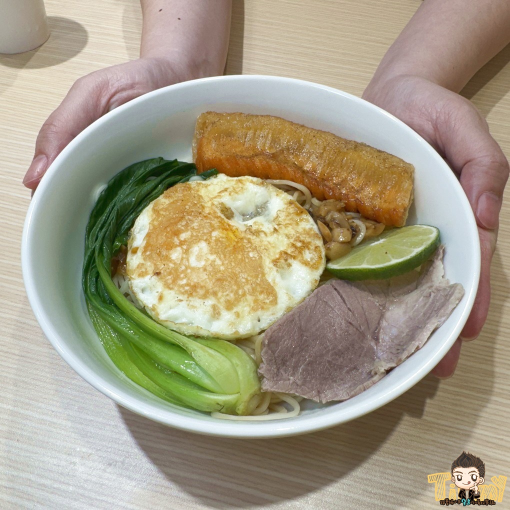 新竹.竹北魚氏湯麵。 可能是新竹最有膠質的魚湯麵! 三杯雞飯免費加飯加湯汁! 丸龜平替版天婦羅炸物隨意選! 冬天暖心關東煮! (菜單營業時間地址電話) - 第52張圖