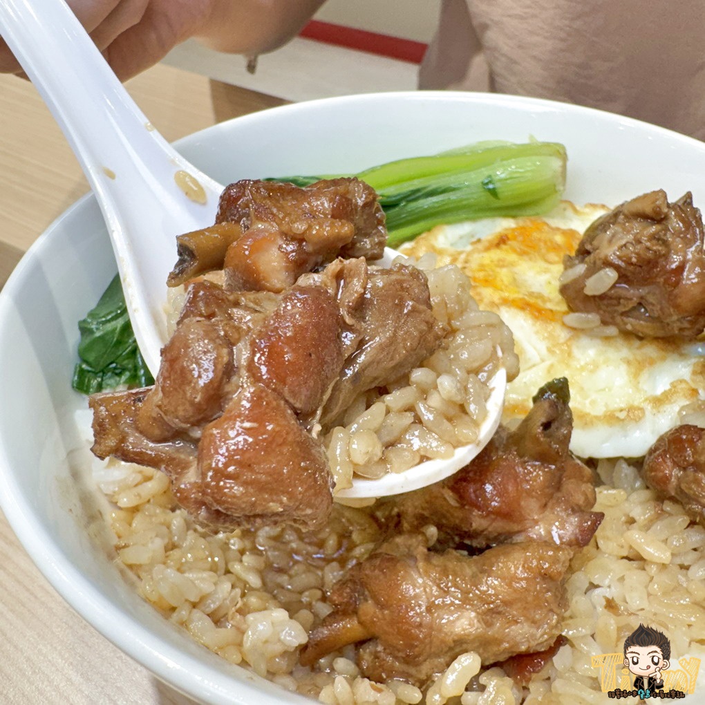 新竹.竹北魚氏湯麵。 可能是新竹最有膠質的魚湯麵! 三杯雞飯免費加飯加湯汁! 丸龜平替版天婦羅炸物隨意選! 冬天暖心關東煮! (菜單營業時間地址電話) - 第46張圖