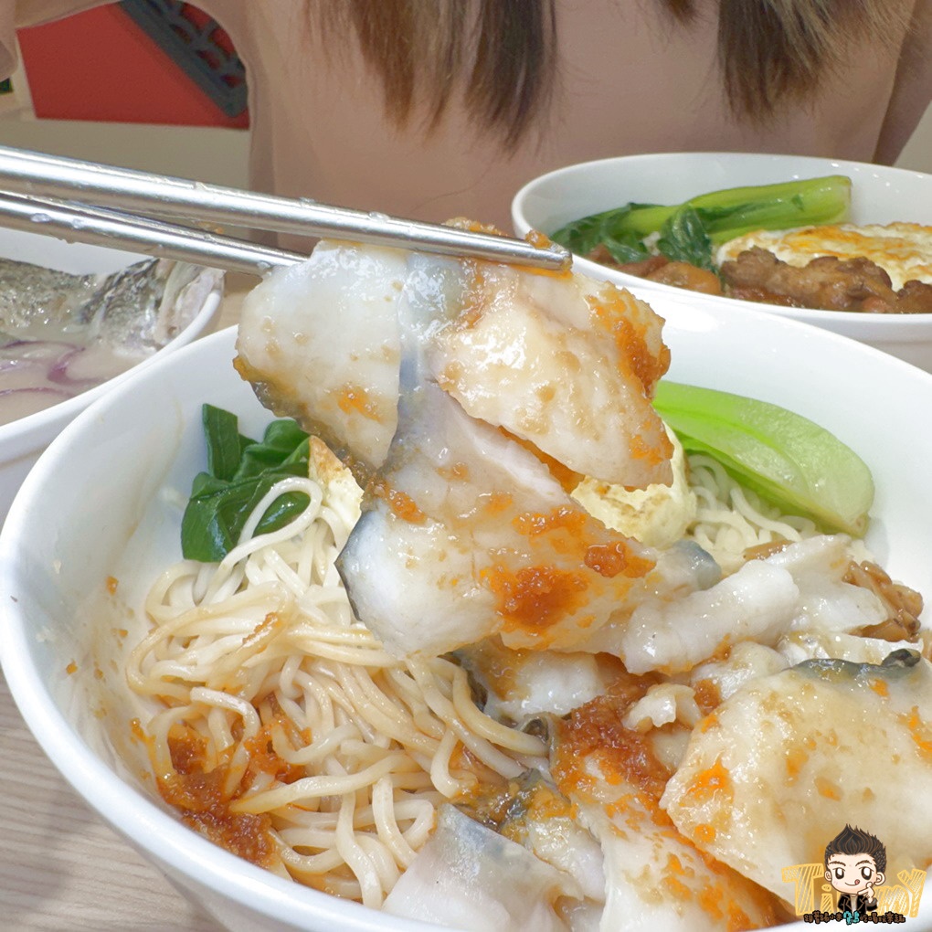 新竹.竹北魚氏湯麵。 可能是新竹最有膠質的魚湯麵! 三杯雞飯免費加飯加湯汁! 丸龜平替版天婦羅炸物隨意選! 冬天暖心關東煮! (菜單營業時間地址電話) - 第50張圖