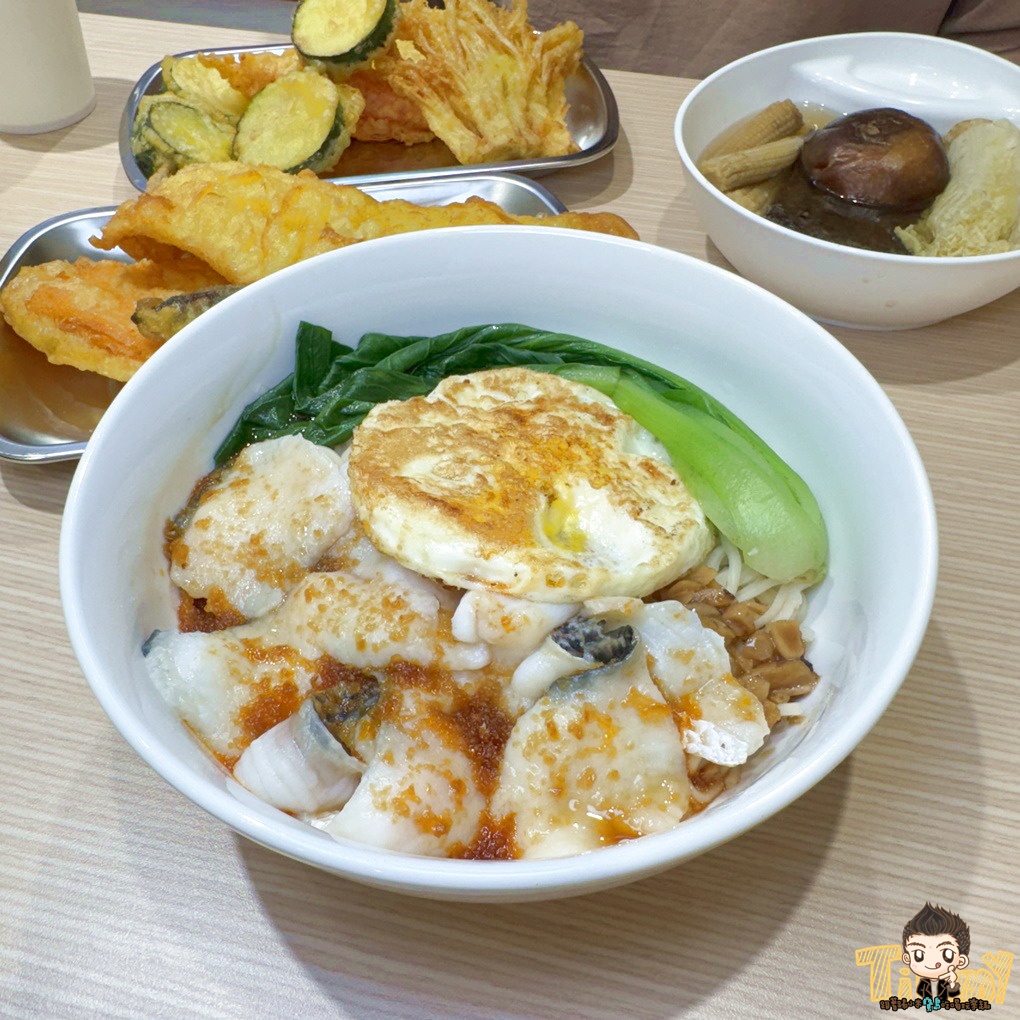 新竹.竹北魚氏湯麵。 可能是新竹最有膠質的魚湯麵! 三杯雞飯免費加飯加湯汁! 丸龜平替版天婦羅炸物隨意選! 冬天暖心關東煮! (菜單營業時間地址電話) - 第48張圖