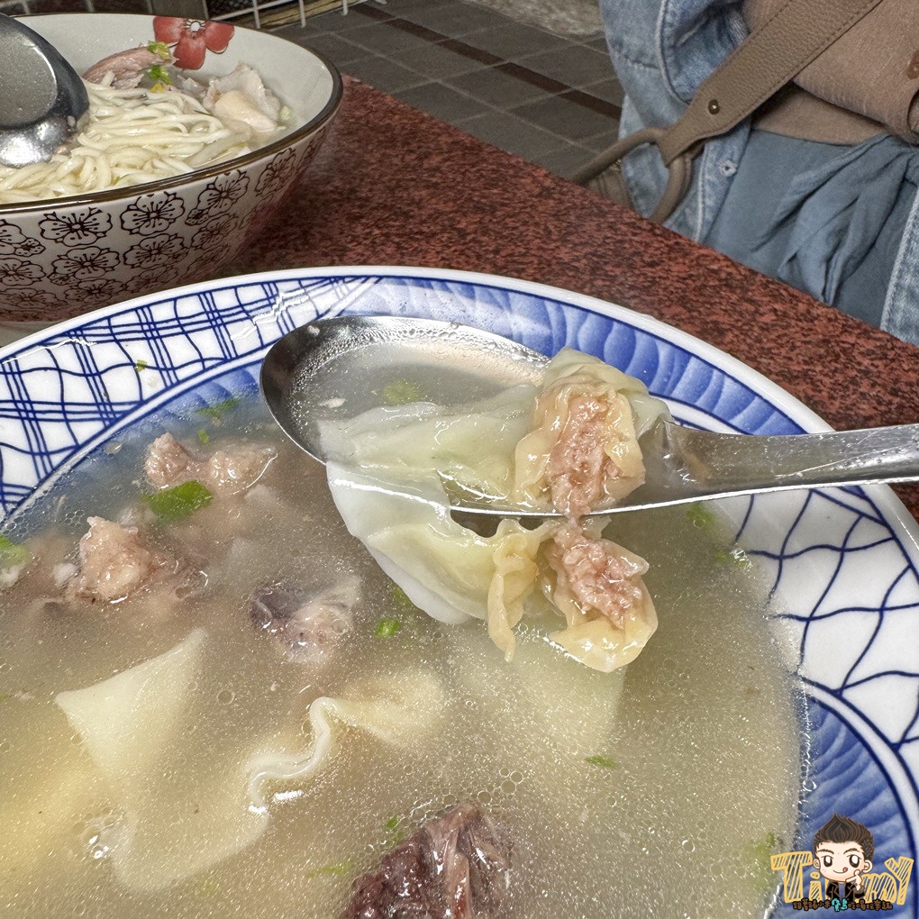 新竹中央市場米娜糯米水餃。外籍新娘做的古早味糯米餃傳說中! 不想排老店時的替代版! (菜單營業時間地址電話) - 第13張圖