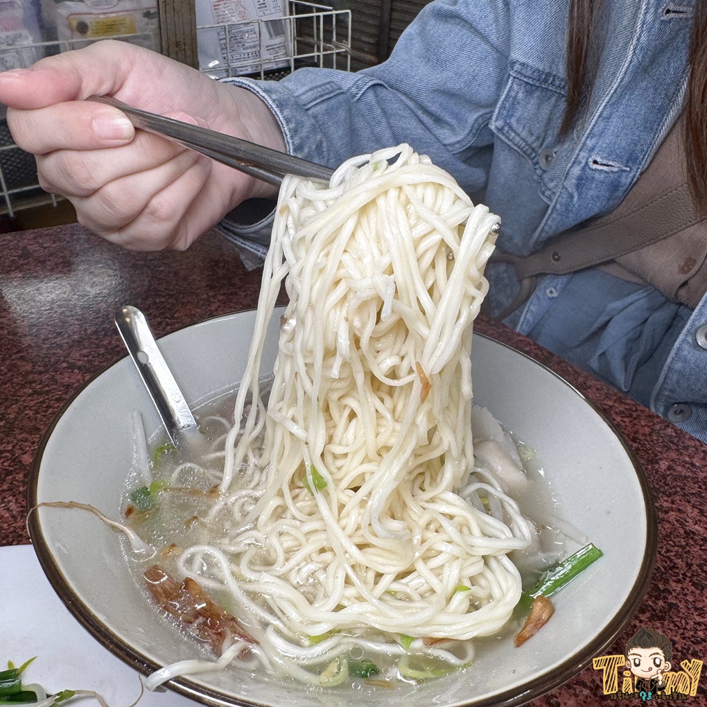 新竹中央市場米娜糯米水餃。外籍新娘做的古早味糯米餃傳說中! 不想排老店時的替代版! (菜單營業時間地址電話) - 第17張圖