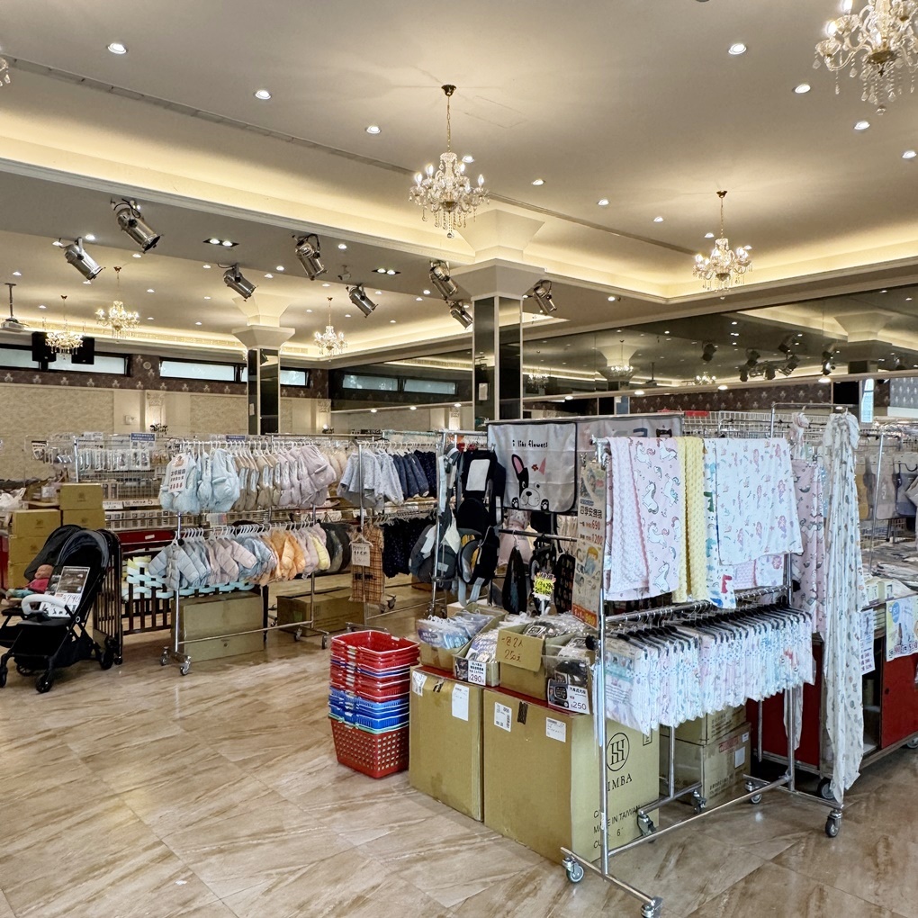 新竹湖口鄉晴天寶寶孕婦嬰兒用品百貨特賣會! 超多嬰兒用品低價優惠! 同場加映帥氣外套790元起! 羽絲絨發熱被只要 888 元! - 第7張圖 新竹湖口鄉晴天寶寶孕婦嬰兒用品百貨特賣會! 超多嬰兒用品低價優惠! 同場加映帥氣外套790元起! 羽絲絨發熱被只要 888 元!