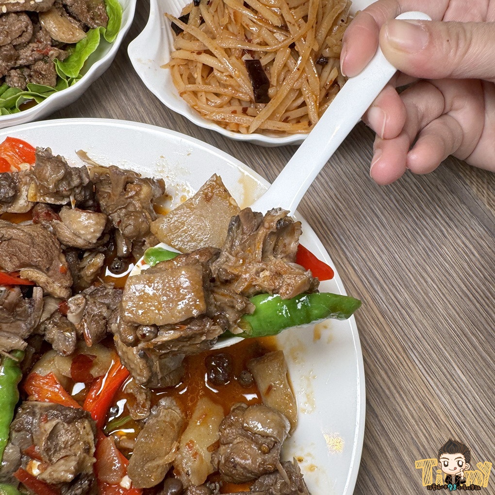 新竹重慶水煮魚.酸辣粉 隱藏在巷弄重慶姑娘手作道地家鄉料理 (菜單營業時間地址電話)