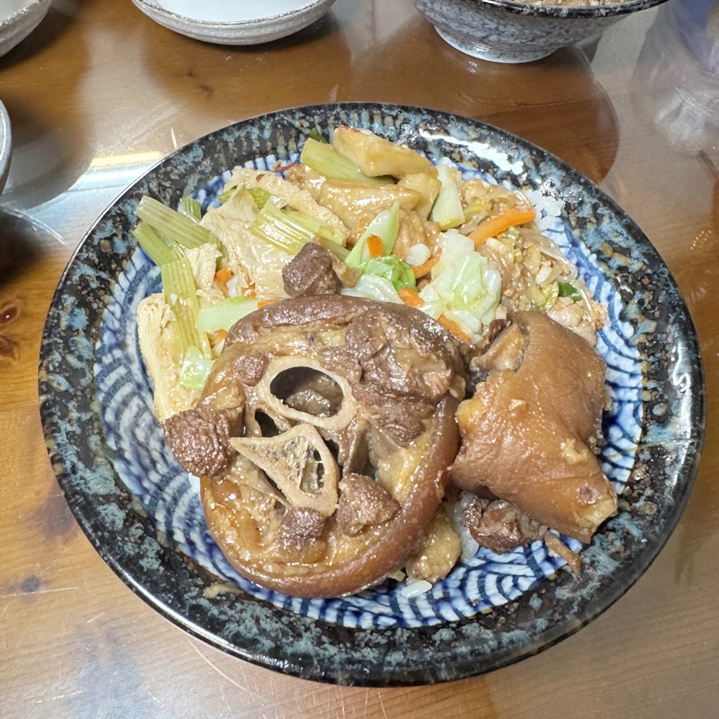 新竹縣竹東香盅燉品屋 隱藏在巷弄內的古早味大碗公飯菜+燉品 (地址電話營業時間)