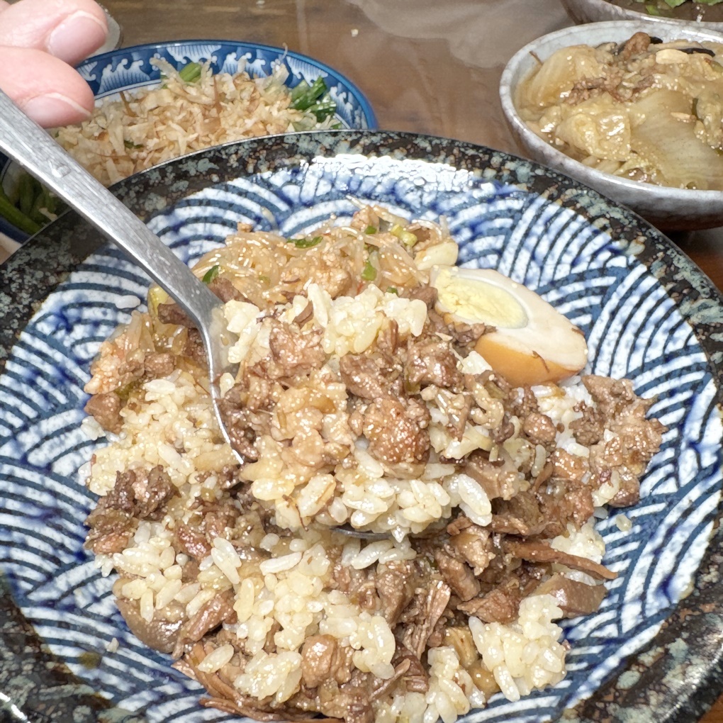 新竹縣竹東香盅燉品屋 隱藏在巷弄內的古早味大碗公飯菜+燉品 (地址電話營業時間)