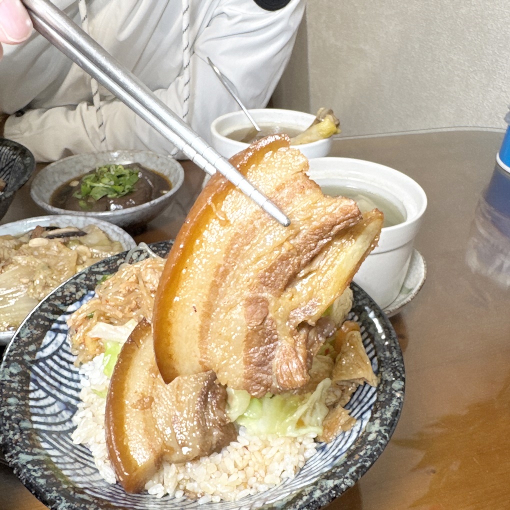 新竹縣竹東香盅燉品屋 隱藏在巷弄內的古早味大碗公飯菜+燉品 (地址電話營業時間)