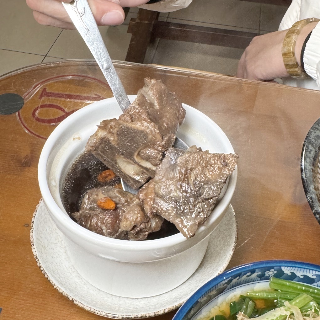 新竹縣竹東香盅燉品屋 隱藏在巷弄內的古早味大碗公飯菜+燉品 (地址電話營業時間)