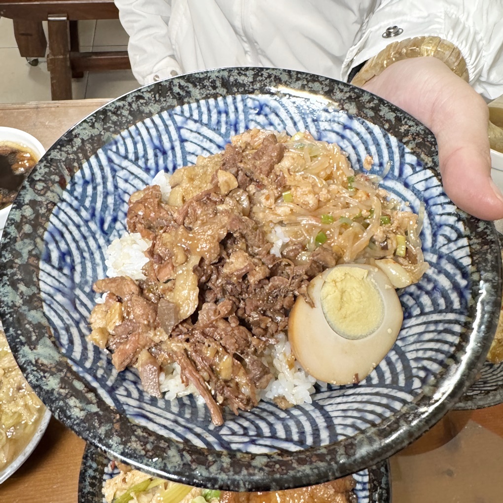 新竹縣竹東香盅燉品屋 隱藏在巷弄內的古早味大碗公飯菜+燉品 (地址電話營業時間)