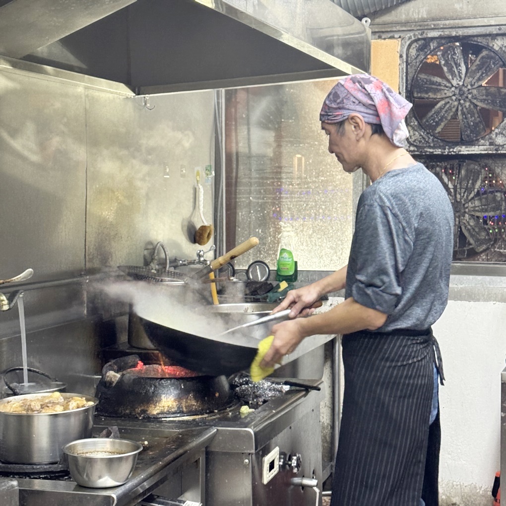 新竹縣竹東香盅燉品屋 隱藏在巷弄內的古早味大碗公飯菜+燉品 (地址電話營業時間)