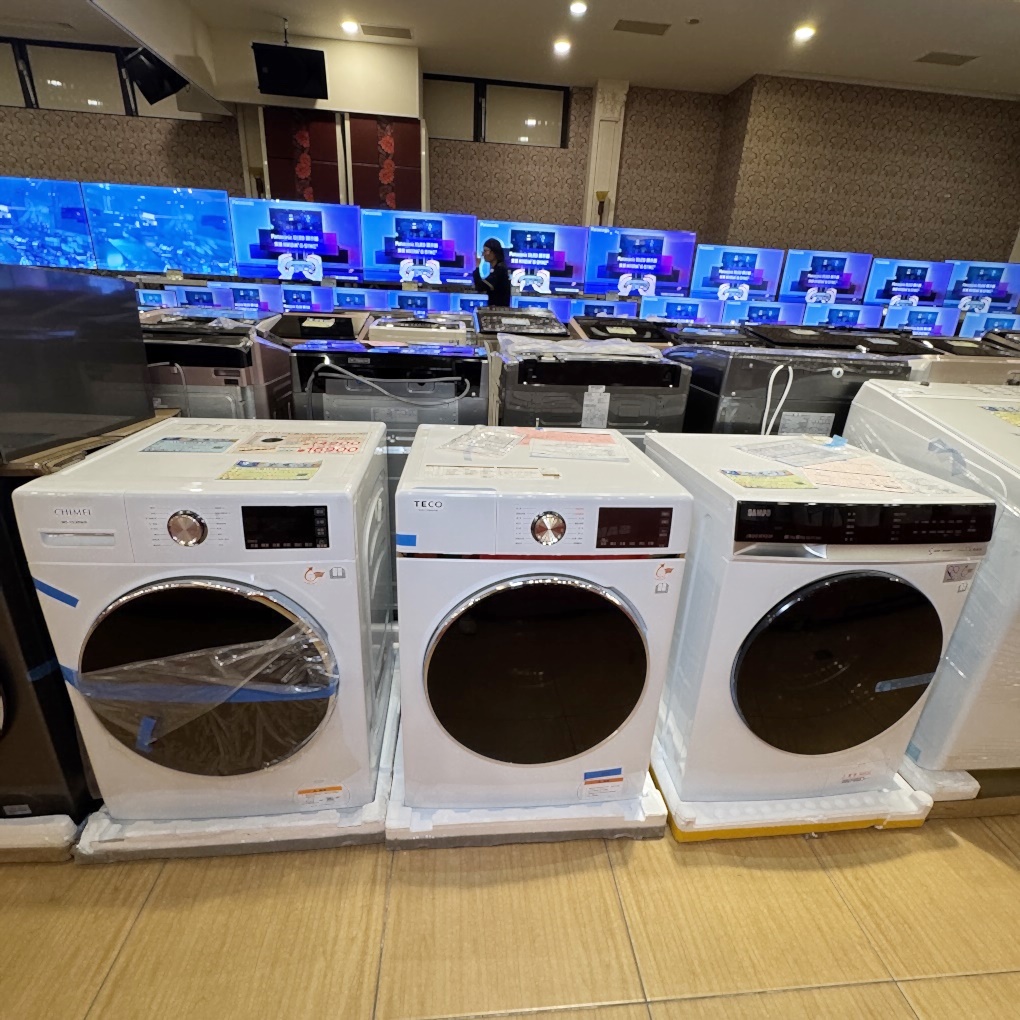 FY 家電聯合特賣會新竹場｜家電下殺＋床墊寢具甜甜價，今年最後一檔！ 挑戰市場最低價！買大家電送小家電！ 除濕機冷凍櫃補滿貨.推出史上最低價！ 全台最大台最便宜家用電視就在這！ 天絲寢具3折起.寶格麗高級床甜甜價(好停車)