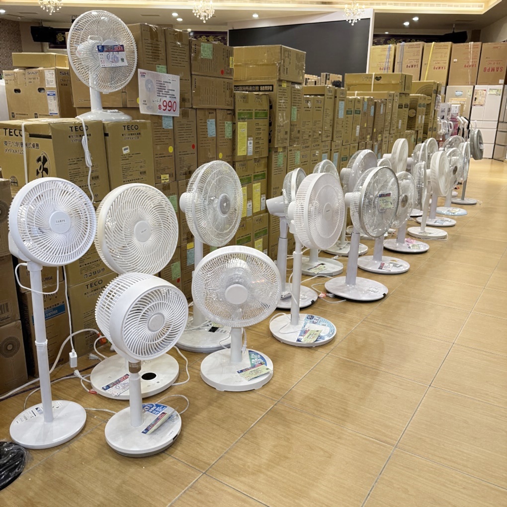 FY 家電聯合特賣會新竹場｜家電下殺＋床墊寢具甜甜價，今年最後一檔！ 挑戰市場最低價！買大家電送小家電！ 除濕機冷凍櫃補滿貨.推出史上最低價！ 全台最大台最便宜家用電視就在這！ 天絲寢具3折起.寶格麗高級床甜甜價(好停車)