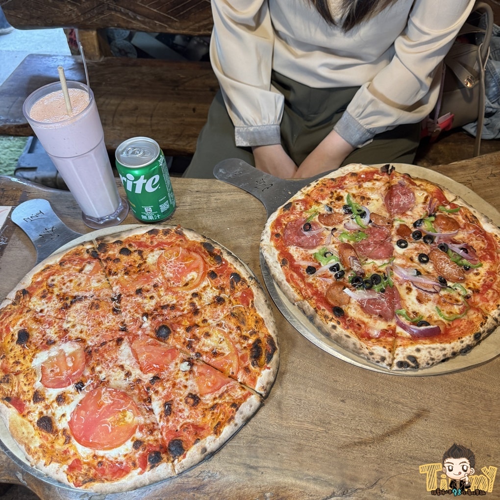 新竹海屋CAFE 巨大12吋柴燒手工披薩 (南寮美食.菜單營業時間地址電話)