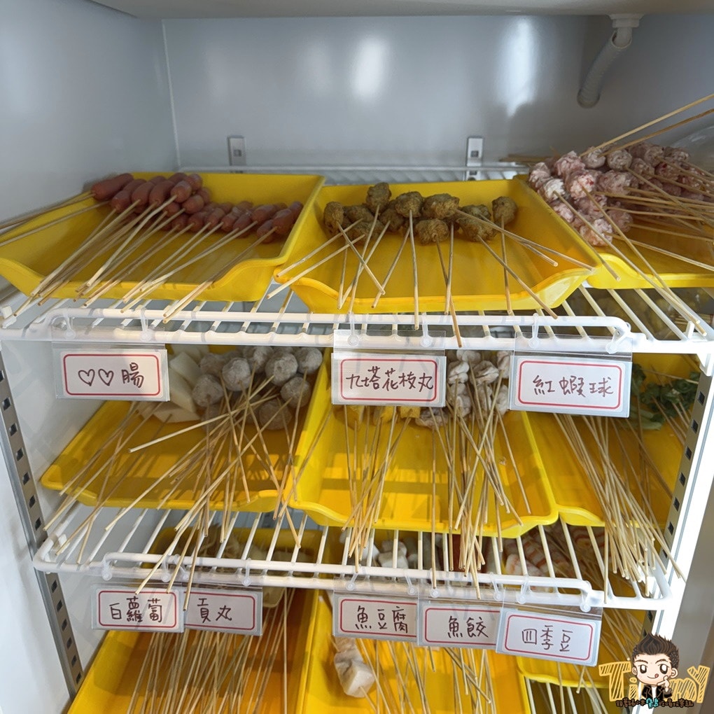 新竹新開幕正宗成都10元串串火鍋 嗯雞刀正宗成都串串香-新竹店 (菜單營業時間地址電話)