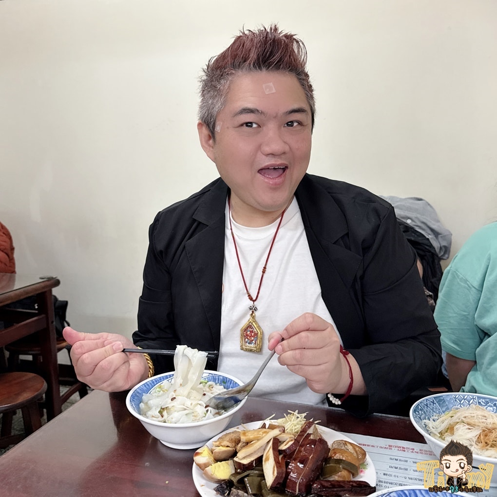 新竹縣竹北美食|張三桌百年小吃。隱藏在巷弄裡百年好滋味麵食館.現滷現賣滷味限量太晚去會買不到.推粄條.乾麵.米粉(菜單地址營業時間電話.邀約)–踢小米食記
