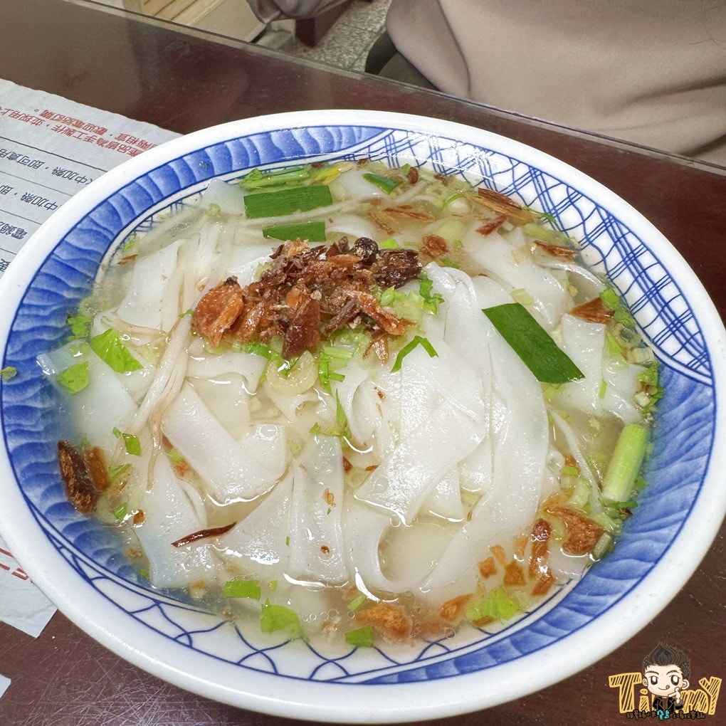 新竹縣竹北美食|張三桌百年小吃。隱藏在巷弄裡百年好滋味麵食館.現滷現賣滷味限量太晚去會買不到.推粄條.乾麵.米粉(菜單地址營業時間電話.邀約)–踢小米食記