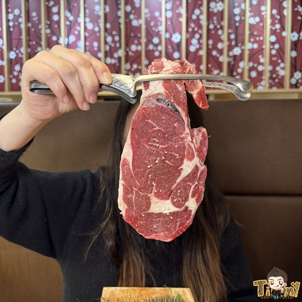 桃園蘆竹燒肉道 酷炫軌道送餐和牛燒肉火鍋吃到飽！ 點餐不卡時間不卡數量可以吃很爽！ (菜單營業時間地址電話)