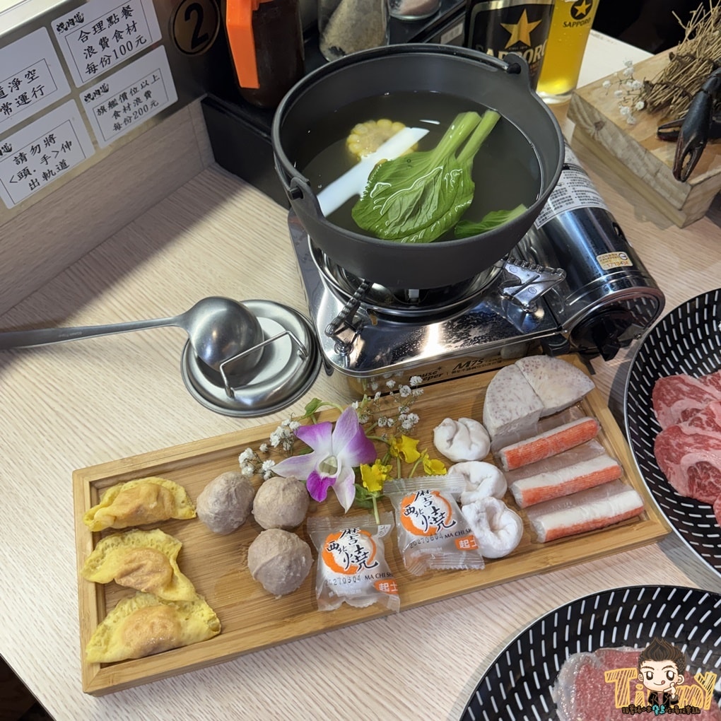 桃園蘆竹燒肉道 酷炫軌道送餐和牛燒肉火鍋吃到飽！ 點餐不卡時間不卡數量可以吃很爽！ (菜單營業時間地址電話)