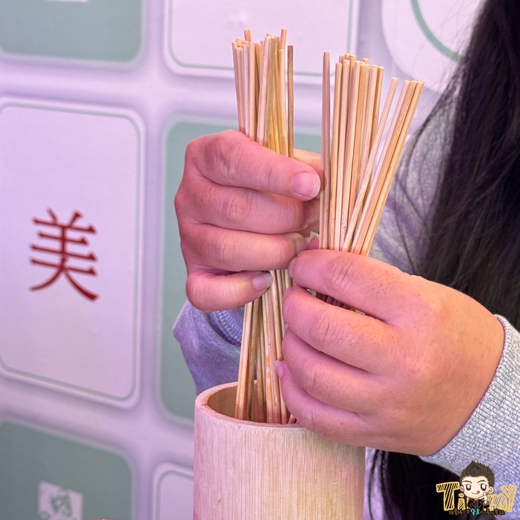 新竹新開幕正宗成都10元串串火鍋 嗯雞刀正宗成都串串香-新竹店 (菜單營業時間地址電話)