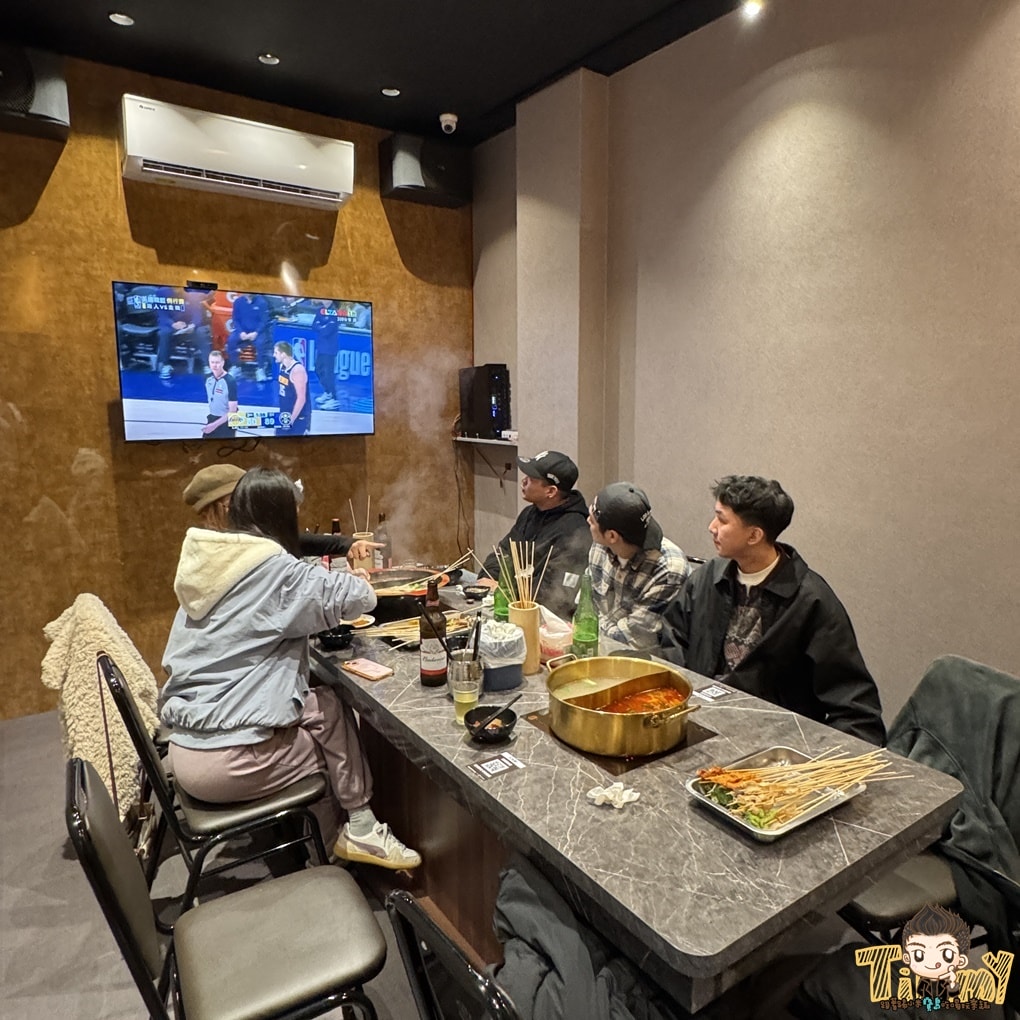 新竹新開幕正宗成都10元串串火鍋 嗯雞刀正宗成都串串香-新竹店 (菜單營業時間地址電話)