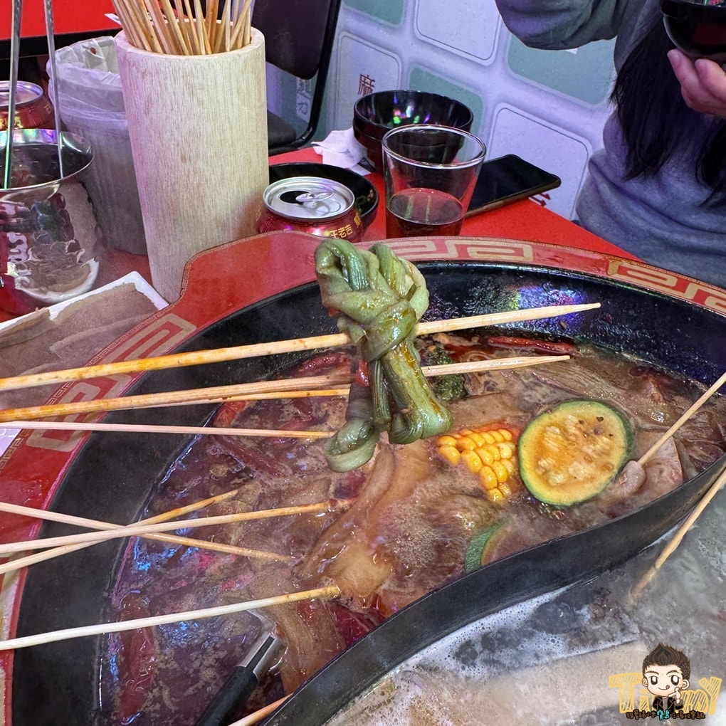 新竹新開幕正宗成都10元串串火鍋 嗯雞刀正宗成都串串香-新竹店 (菜單營業時間地址電話)