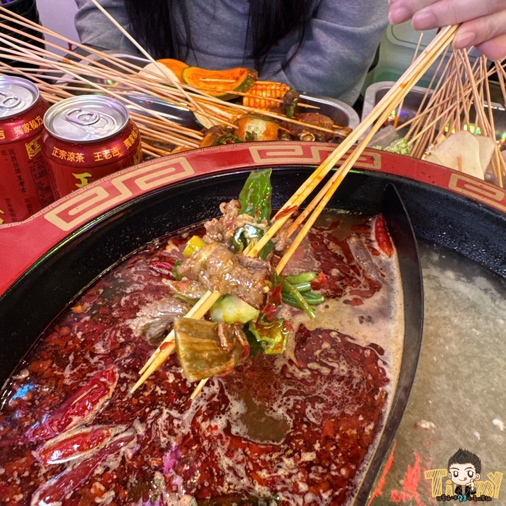 新竹新開幕正宗成都10元串串火鍋 嗯雞刀正宗成都串串香-新竹店 (菜單營業時間地址電話)