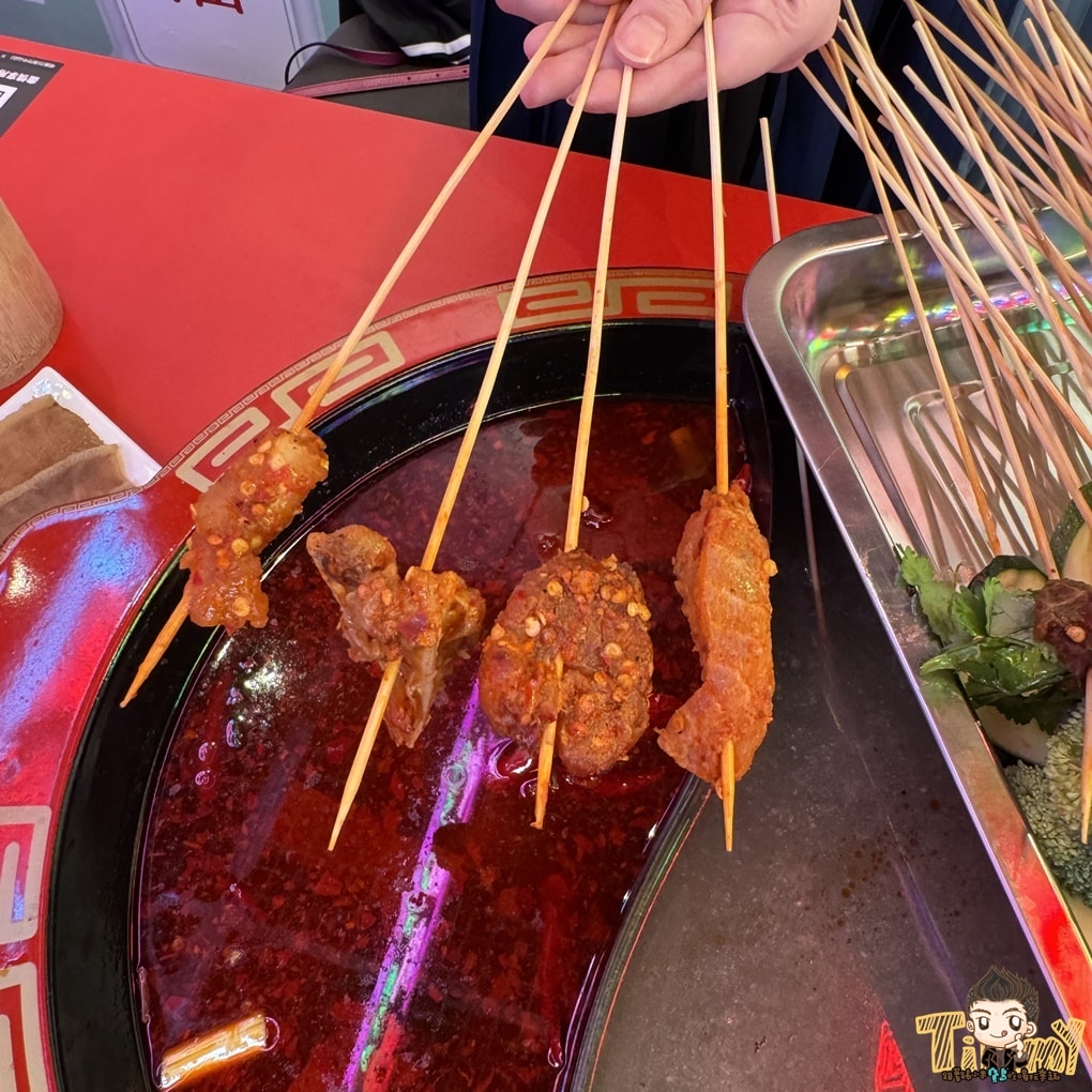 新竹新開幕正宗成都10元串串火鍋 嗯雞刀正宗成都串串香-新竹店 (菜單營業時間地址電話)