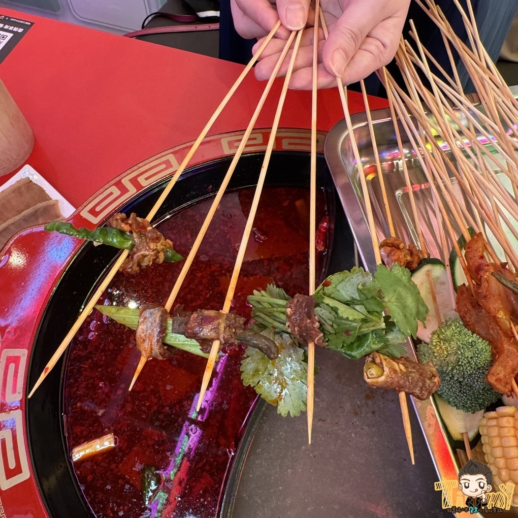 新竹新開幕正宗成都10元串串火鍋 嗯雞刀正宗成都串串香-新竹店 (菜單營業時間地址電話)