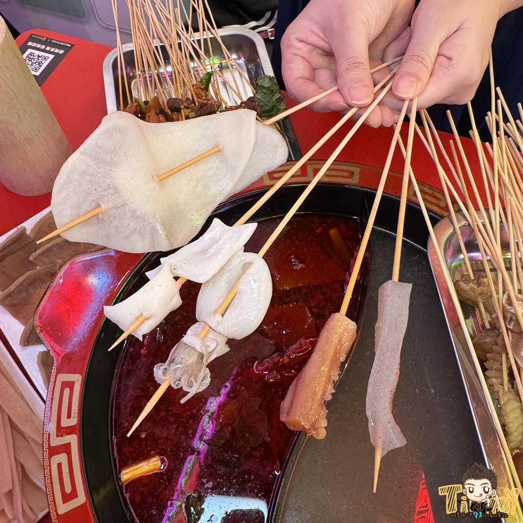 新竹新開幕正宗成都10元串串火鍋 嗯雞刀正宗成都串串香-新竹店 (菜單營業時間地址電話)