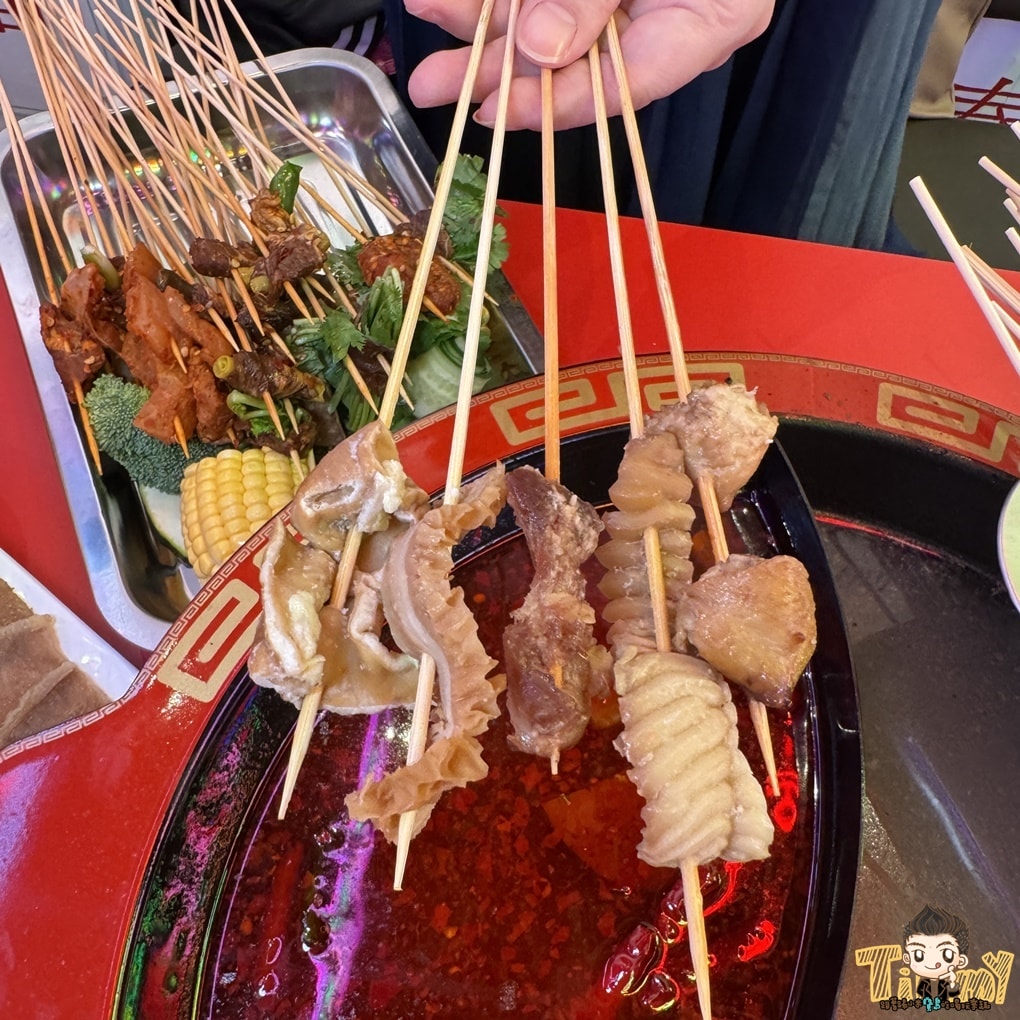 新竹新開幕正宗成都10元串串火鍋 嗯雞刀正宗成都串串香-新竹店 (菜單營業時間地址電話)