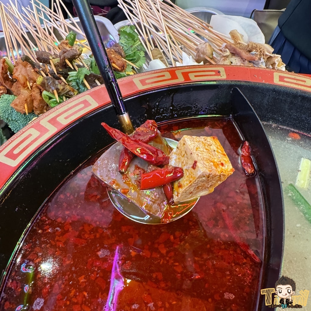 新竹新開幕正宗成都10元串串火鍋 嗯雞刀正宗成都串串香-新竹店 (菜單營業時間地址電話)