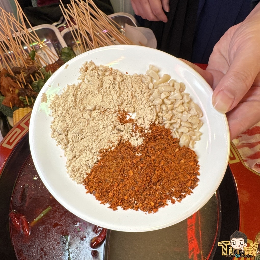 新竹新開幕正宗成都10元串串火鍋 嗯雞刀正宗成都串串香-新竹店 (菜單營業時間地址電話)