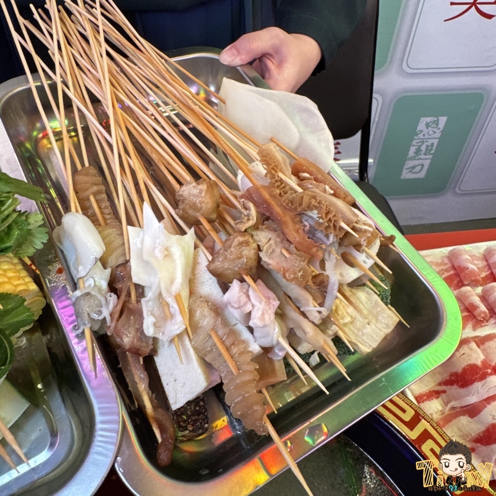 新竹新開幕正宗成都10元串串火鍋 嗯雞刀正宗成都串串香-新竹店 (菜單營業時間地址電話)