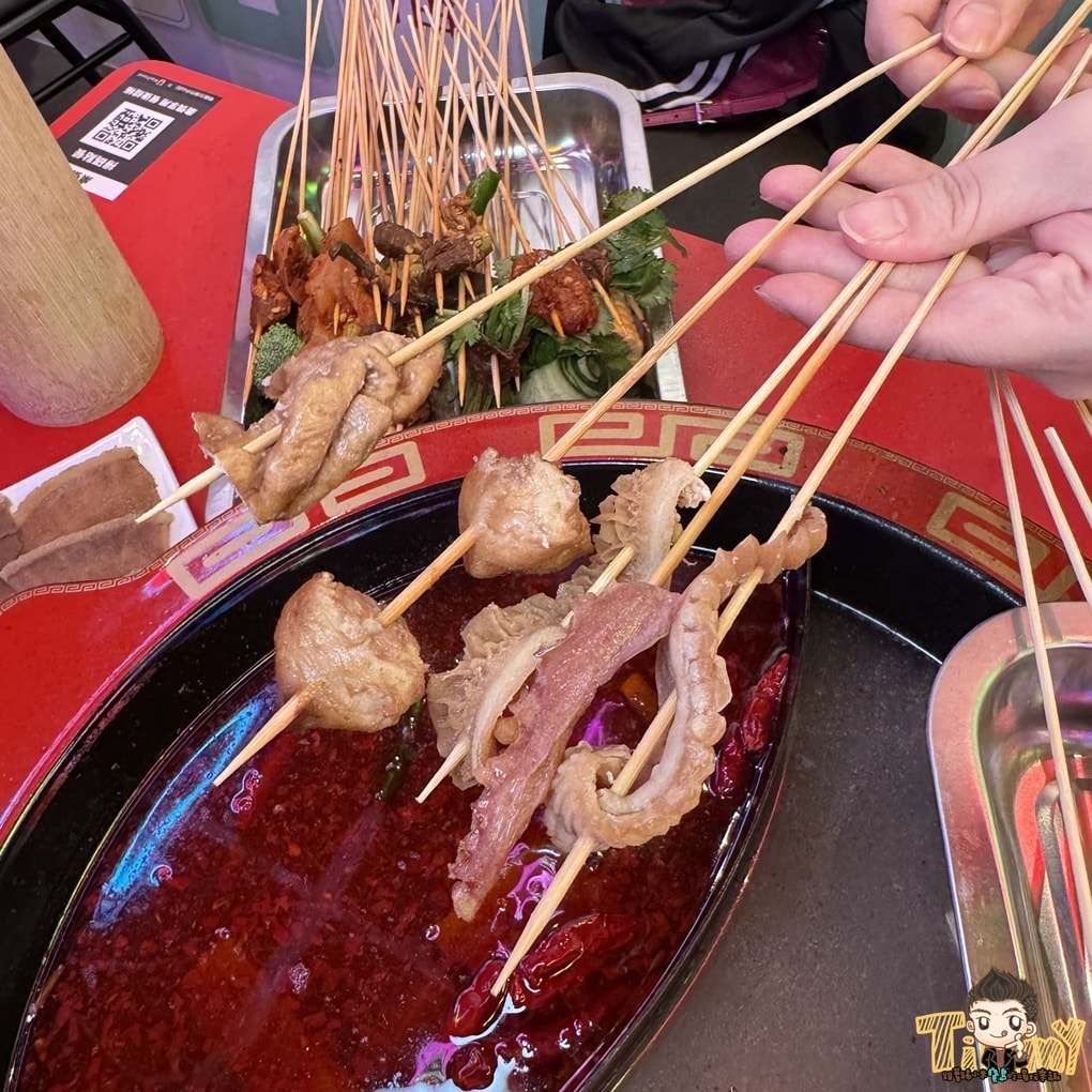 新竹新開幕正宗成都10元串串火鍋 嗯雞刀正宗成都串串香-新竹店 (菜單營業時間地址電話)