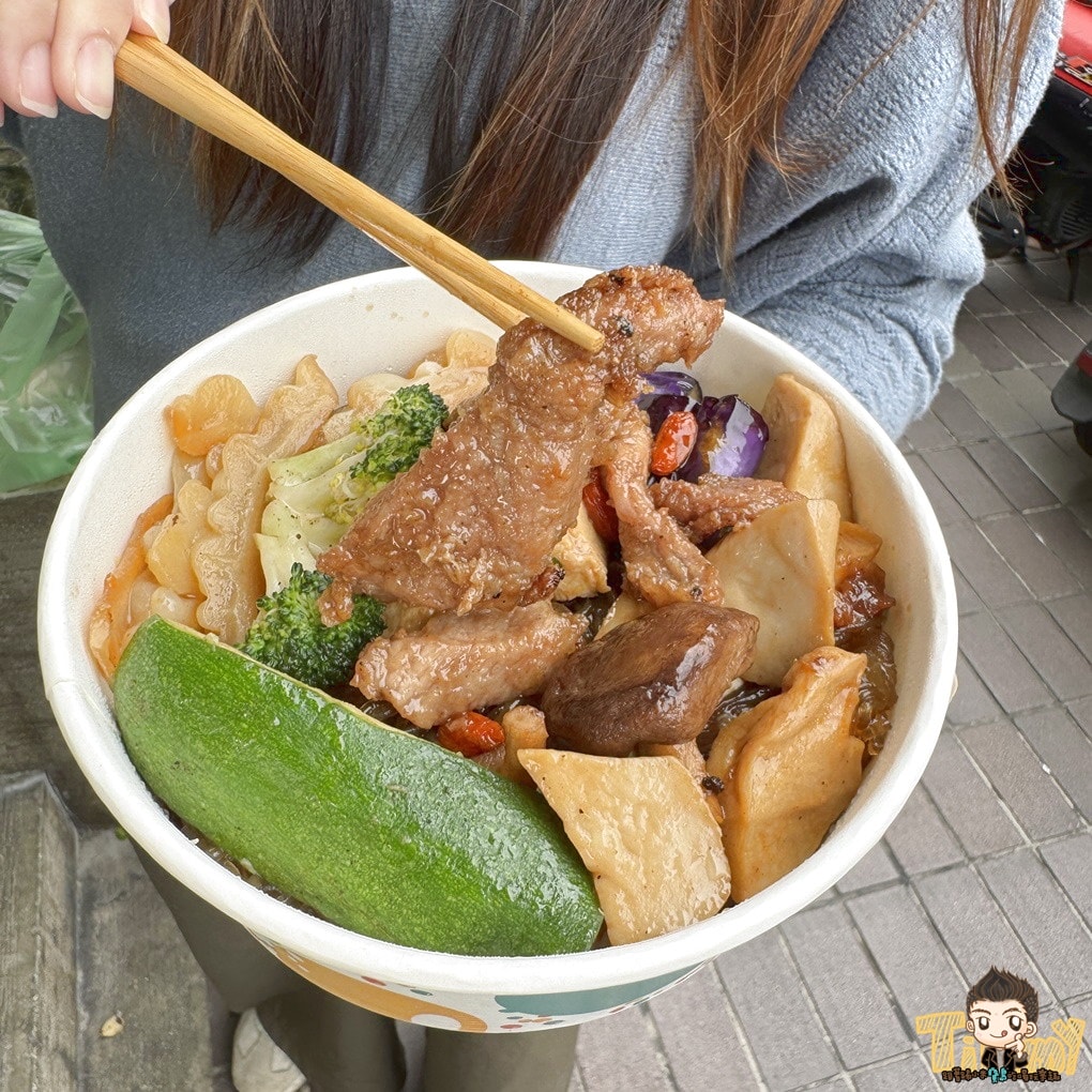 中央市場排骨酥冬粉便當 新竹超多配菜的冬粉便當 (菜單營業時間地址電話) - 第11張圖 中央市場排骨酥冬粉便當 新竹超多配菜的冬粉便當 (菜單營業時間地址電話)
