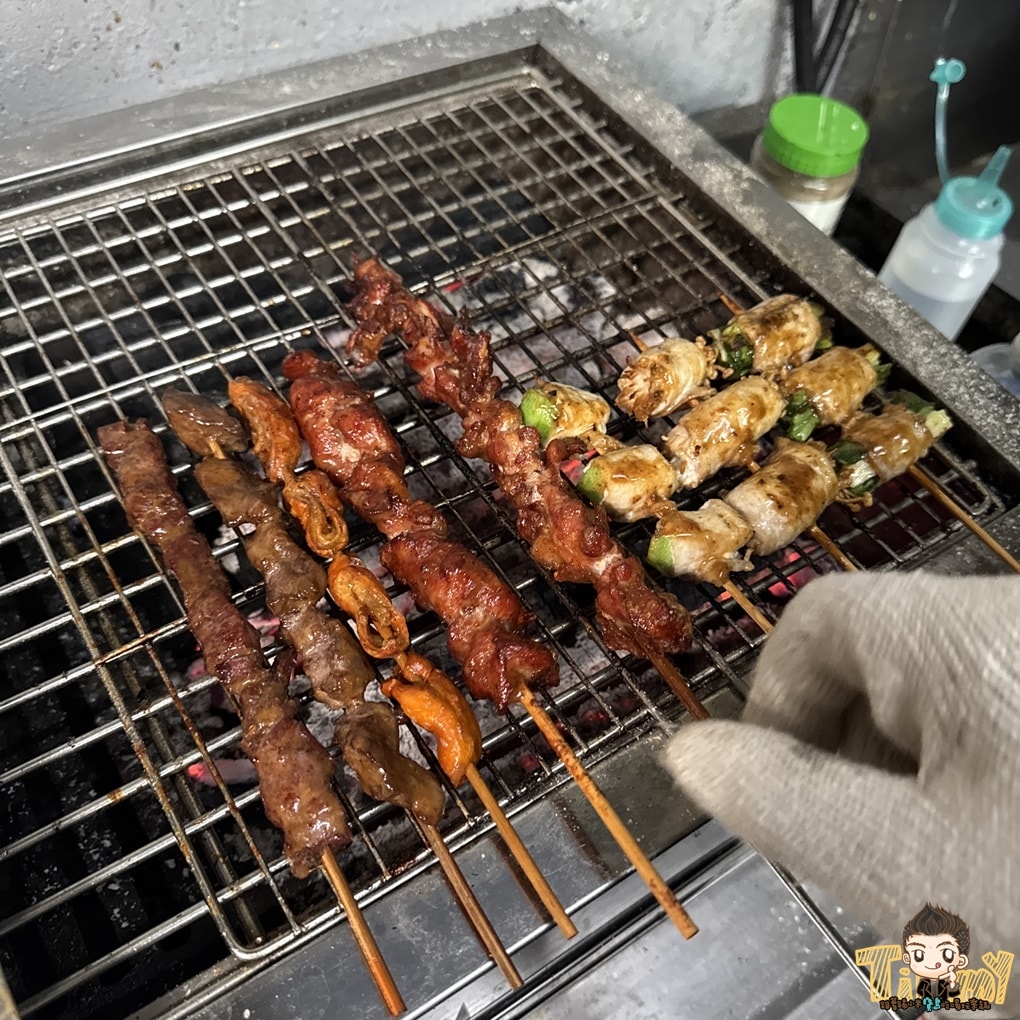 新竹食禾酒藏平價串烤居酒屋！ 有炭烤香的串烤40元起！ 烤活蝦.定食.生魚片深夜食堂！ (菜單營業時間地址電話)