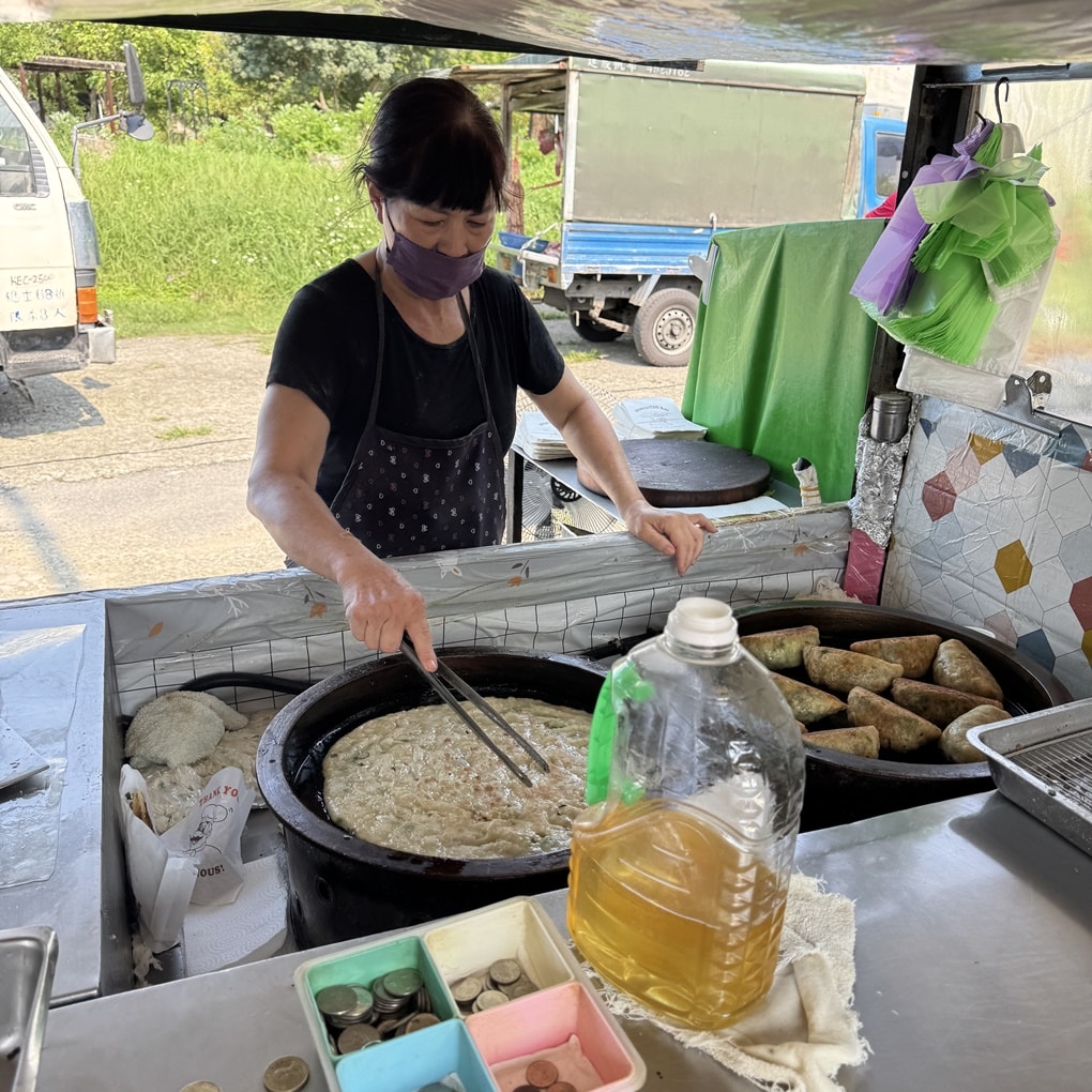 新竹燦坤3C黃昏市場蔥油餅餐車韭菜盒!（菜單地址營業時間）