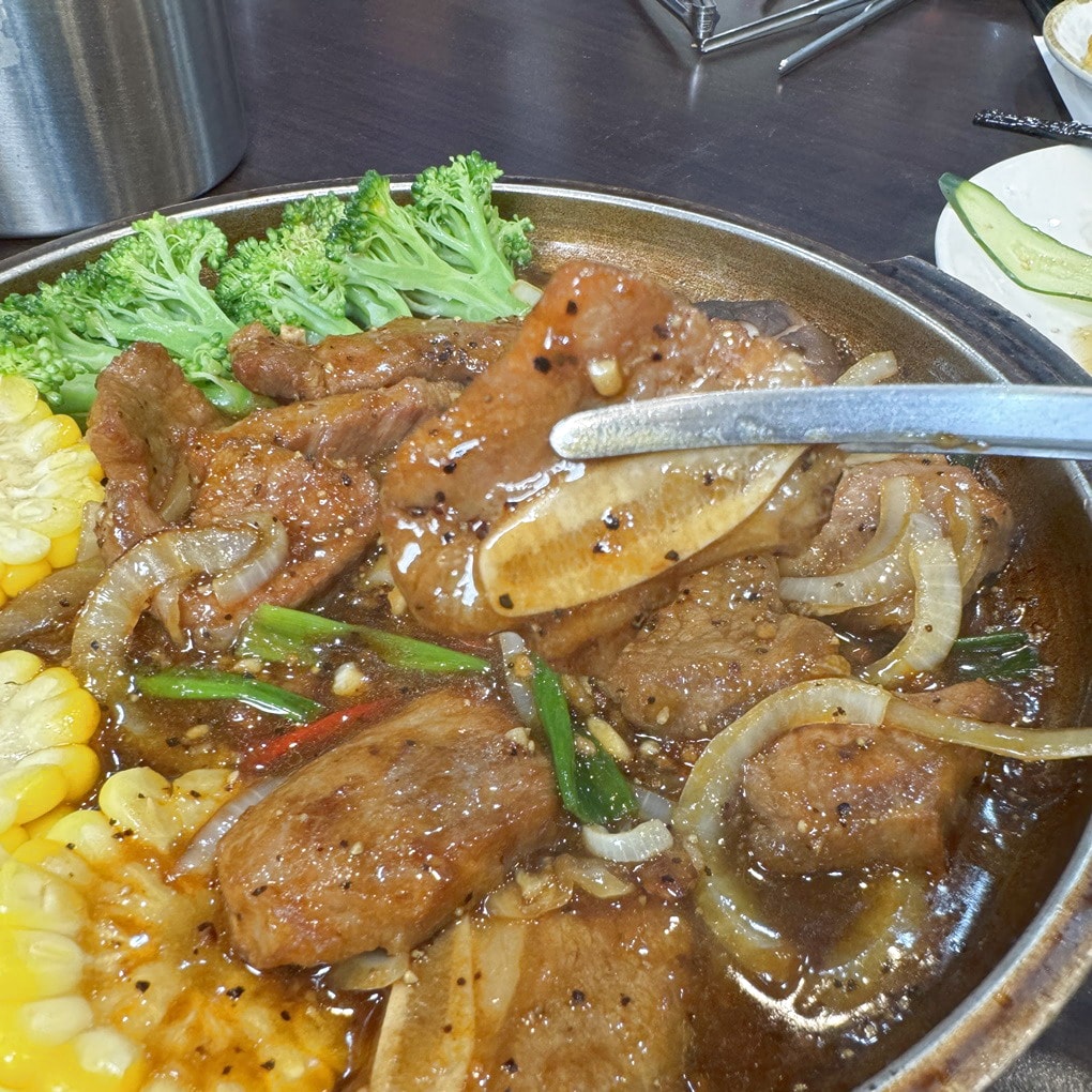 新竹竹東野田屋中日式料理。 台日料理老師傅好手藝。 必點超大鮭魚頭沙茶海鮮鍋! (菜單營業時間地址電話) - 第31張圖 新竹竹東野田屋中日式料理。 台日料理老師傅好手藝。 必點超大鮭魚頭沙茶海鮮鍋! (菜單營業時間地址電話)