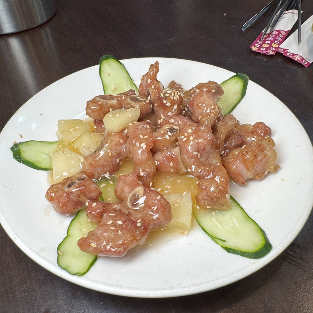 新竹竹東野田屋中日式料理。 台日料理老師傅好手藝。 必點超大鮭魚頭沙茶海鮮鍋! (菜單營業時間地址電話) - 第12張圖 新竹竹東野田屋中日式料理。 台日料理老師傅好手藝。 必點超大鮭魚頭沙茶海鮮鍋! (菜單營業時間地址電話)